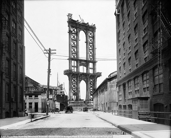 Photo:  The Manhattan Bridge - 1908
